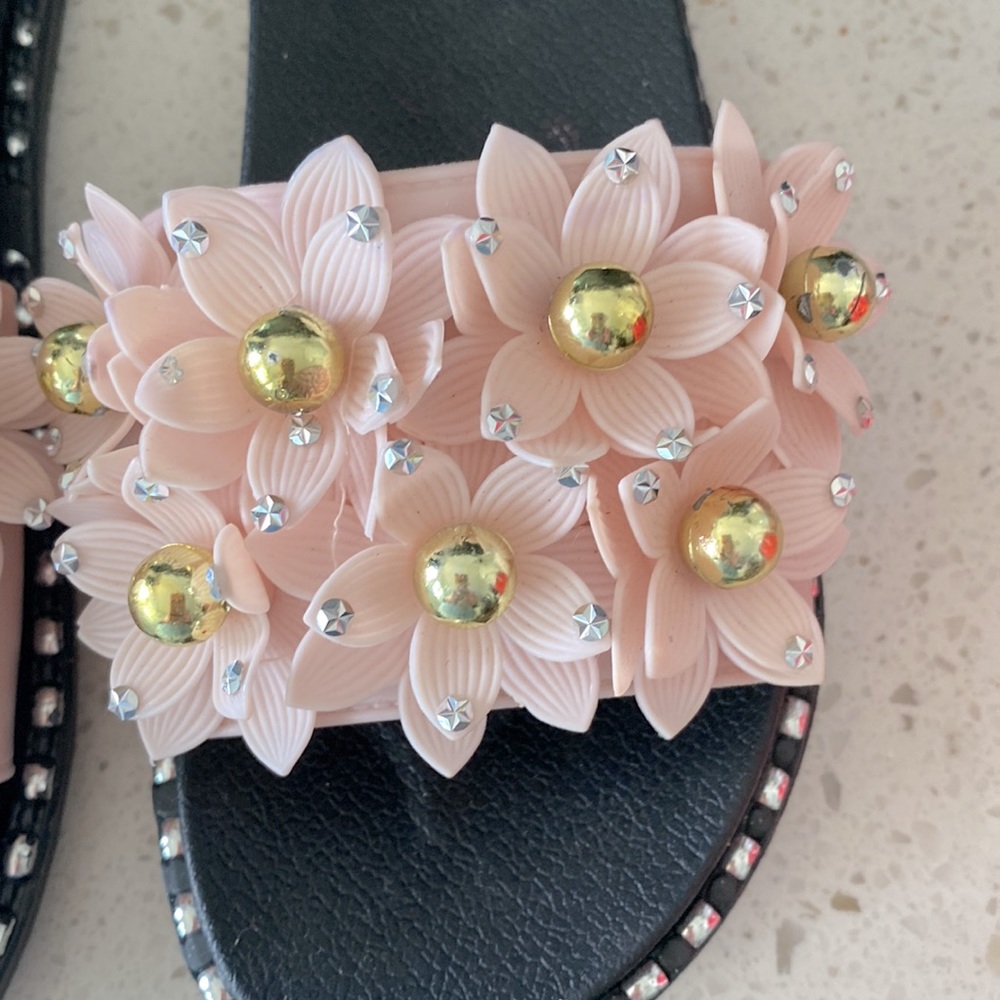 Flower Sandals with Beads and Rhinestones. Brand New size 7 - Picture 4 of 5